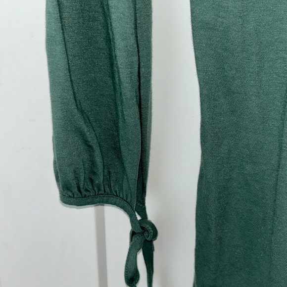 Liz Lange Maternity scoop neck tee sz S NWT - Picture 3 of 5